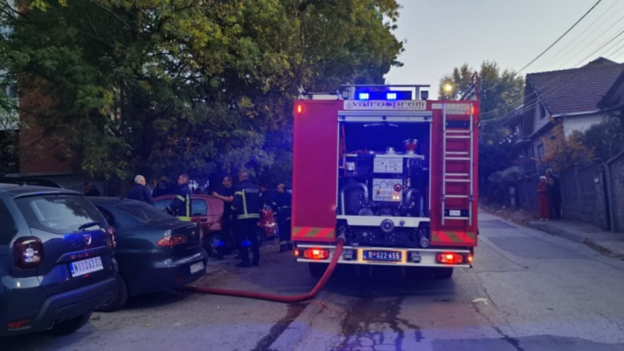 GORI ZGRADA U PANČEVU: Na teren izašle vatrogasne ekipe