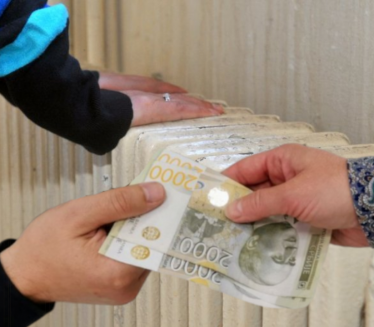 VAUČERI ZA GREJANJE U SRBIJI: Opštine daju i do 15.000 dinara