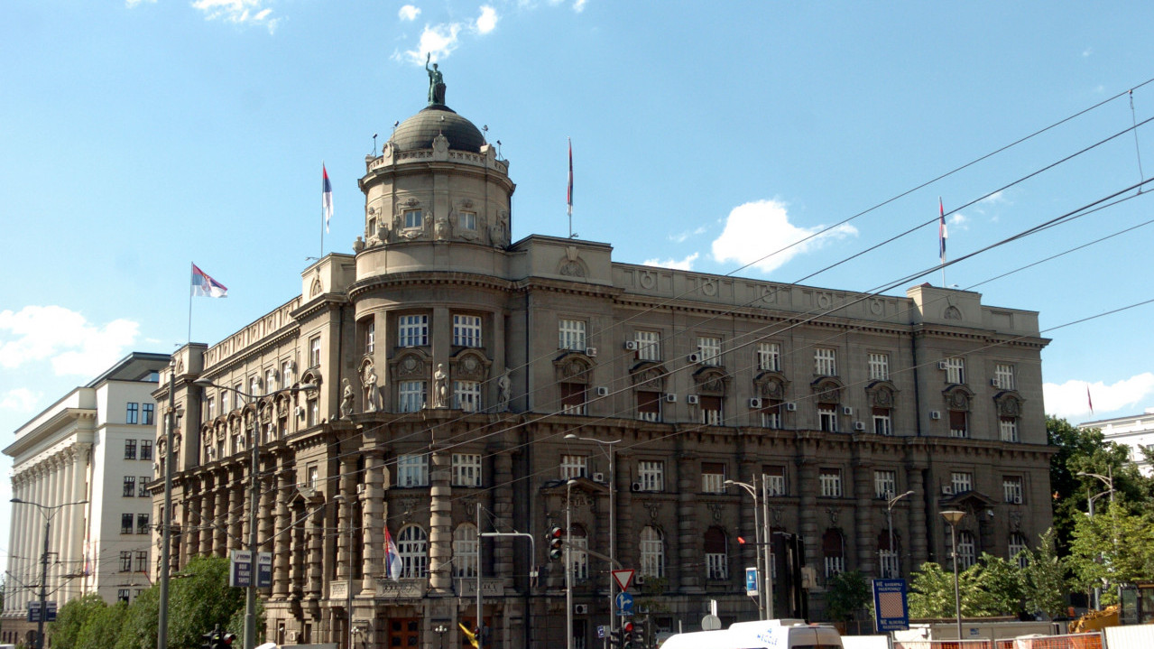 УСВОЈЕНА ОДЛУКА: Влада Србије повукла потезе
