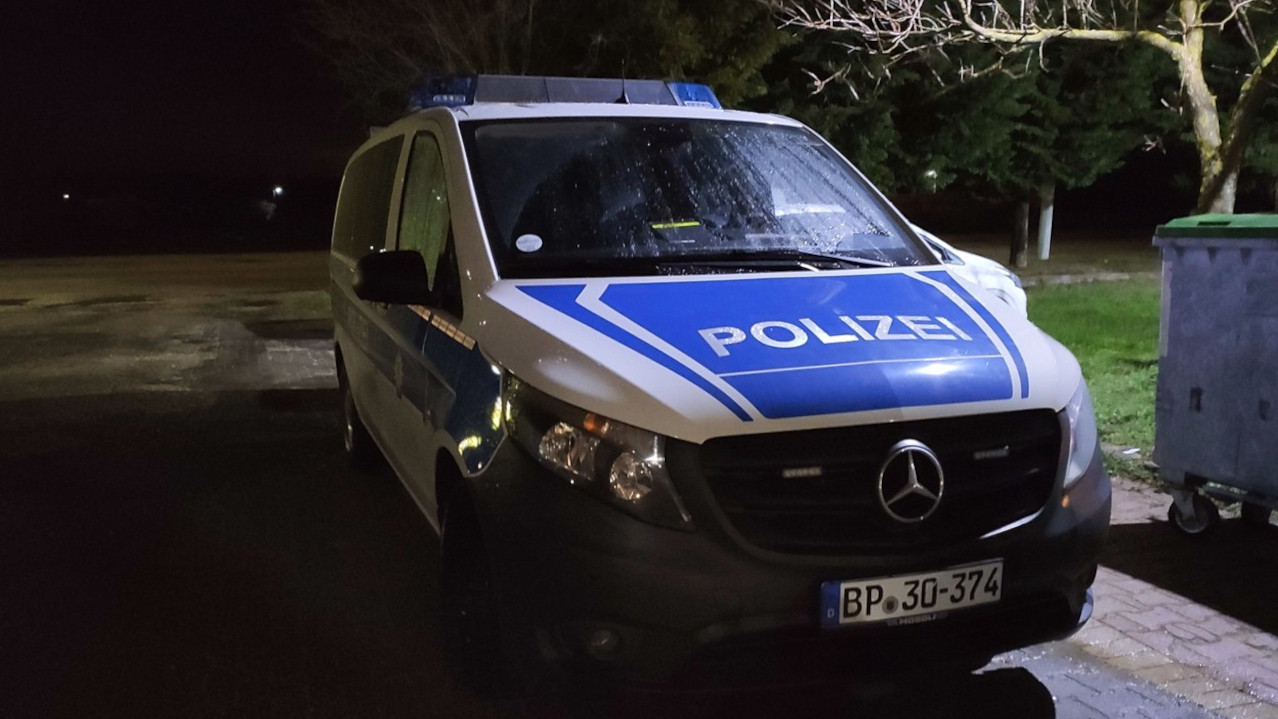 EKSPLODIRALA BOMBA TURSKOJ: Meta bio policijski minibus