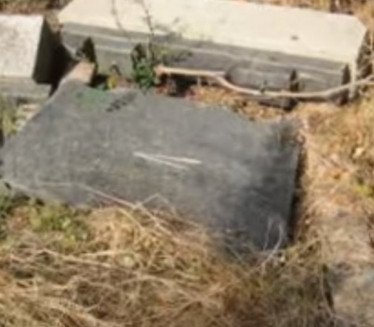 KOLIMA RUŠILI SPOMENIKE Uhapšeni lopovi sa groblja u Subotici