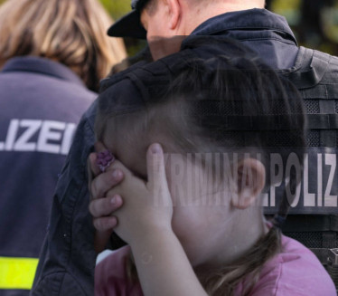 ZAKLJUČANA U SOBI 7 GODINA: Policija spasila devojčicu (8)