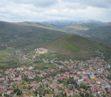 НАПЕТА СИТУАЦИЈА: Косовска полиција бацила сузавац у Звечану