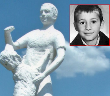 СПОМЕНИК НАЈМЛАЂЕМ СРПСКОМ СВЕЦУ Албанка га убила са 11 год.