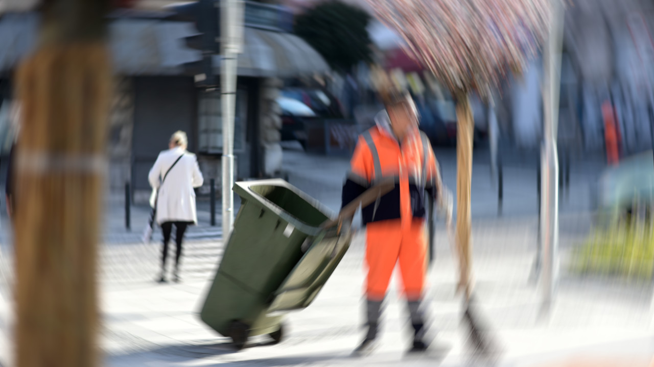 БРАВО, ЉУДИНО: Потез радника Градске чистоће одушевио Србију