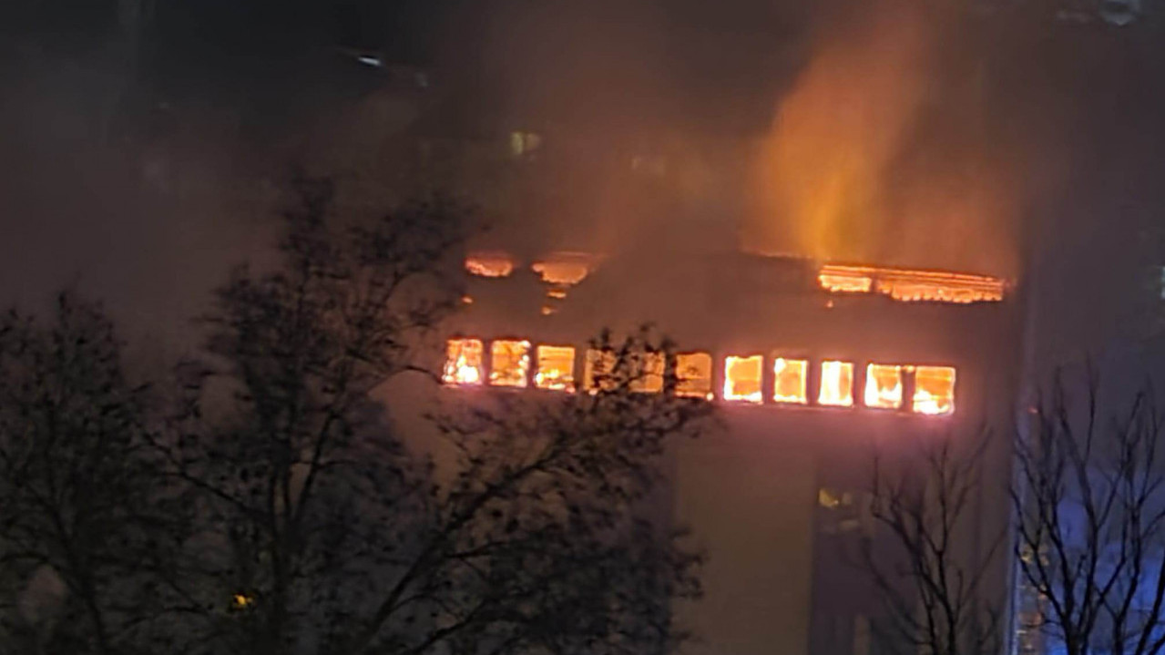 UŽAS U BEOGRADU: Požar u hotelu - vatra guta ceo sprat FOTO