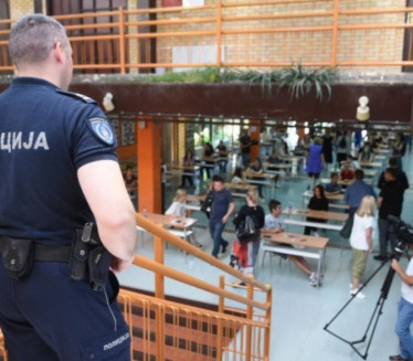 Nove dojave o postavljenim bombama u beogradskim školama