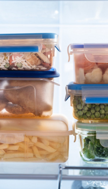 ЦЕО ЖИВОТ ГРЕШИМО: Практичнији начин одлагања хране у посуде