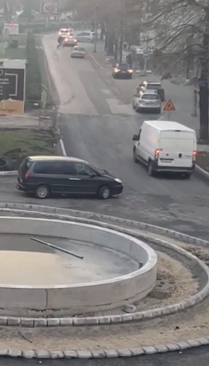 KRUŽNI TOK U BOSNI: Vozači ne znaju gde će (VIDEO)