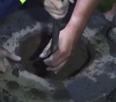 DRAMA U VIJETNAMU: Dečak (10) upao u betonski stub (VIDEO)