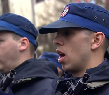 ZAGRMELO ISTOČNO SARAJEVO: Policija RS pevala "Pukni zoro"
