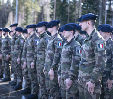 ALARM U SRCU EVROPE: Po Parizu šetaju naoružani vojnici
