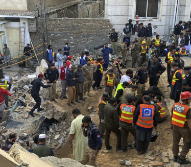 SVE VIŠE ŽRTAVA: Skoro 100 poginulih u napadau u Pakistanu