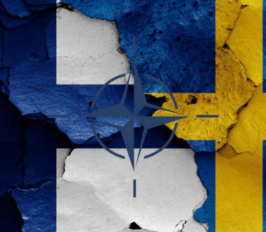 НОЖ У ЛЕЂА КОМШИЈАМА? Финска би без Шведске у НАТО