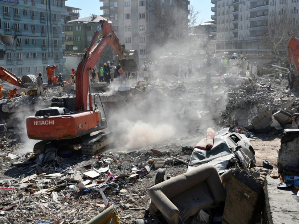 TURSKA ZAVIJENA U CRNO: Skoro 50.000 poginulih u zemljotresu