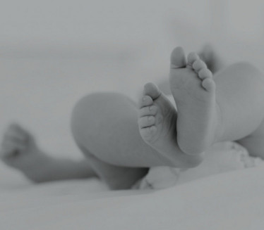 ДЕО ЈАБУКЕ ЗАПАО У ДУШНИК: Преминула беба стара 18 месеци