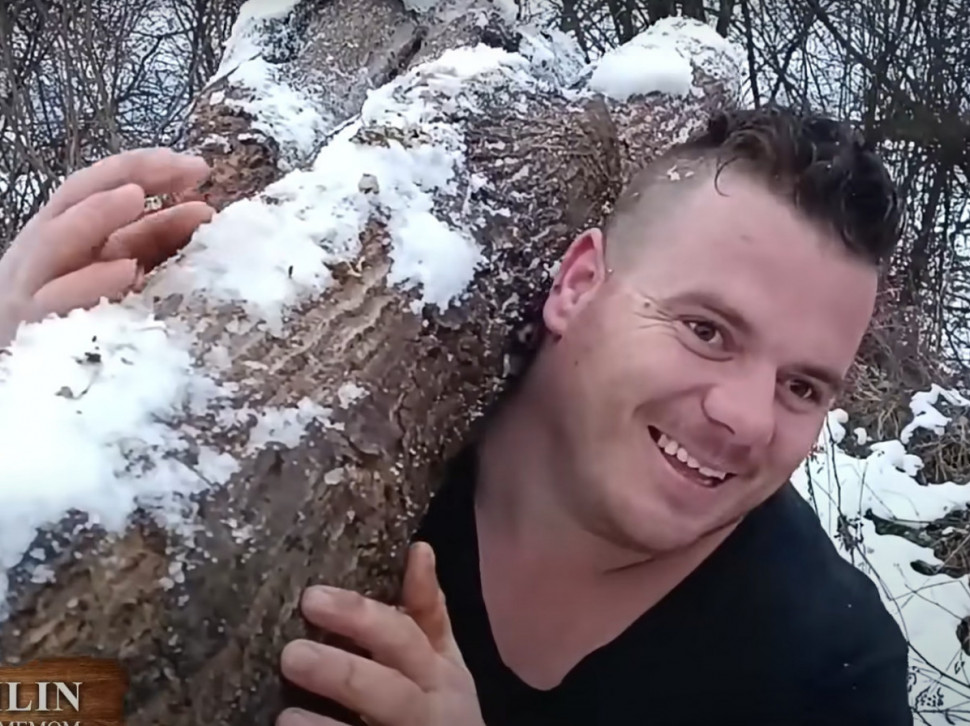ЈАК КАО БЕТОН: Босански Хулк оборио бика, купа се у снегу