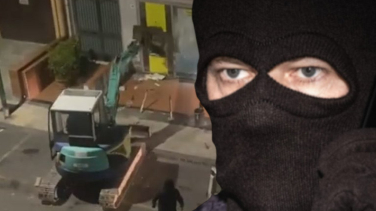 DRSKA PLJAČKA: Lopovi dovezli BAGER pa ukrali bankomat VIDEO