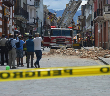 И ДАЉЕ ТРАЖЕ ЖРТВЕ: Разоран земљотрес погодио Еквадор