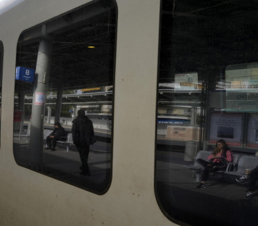 21 DAN POSLE NESREĆE: Grčka pokrenula železnički saobraćaj
