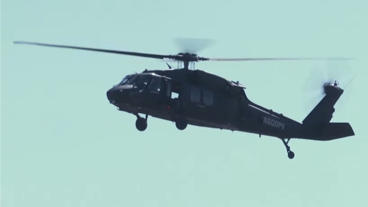 ХАОС У САД: Моторним санкама ударио војни хеликоптер