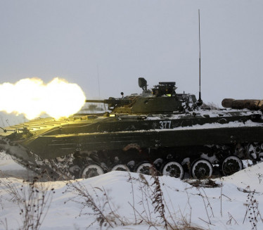 ВОЈНИ МАНЕВРИ У БЕЛОРУСИЈИ: Тенкови на граници са Литванијом