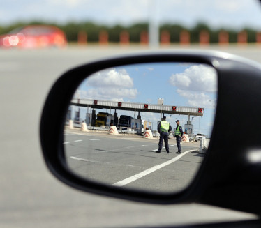 KREĆE AKCIJA POLICIJE Pojačana kontrola saobraćaja širom SRB