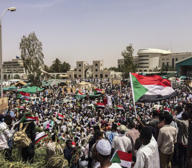 SUDANSKI KONZUL O RATU: "Nemoguće je da Srbi napuste Sudan"