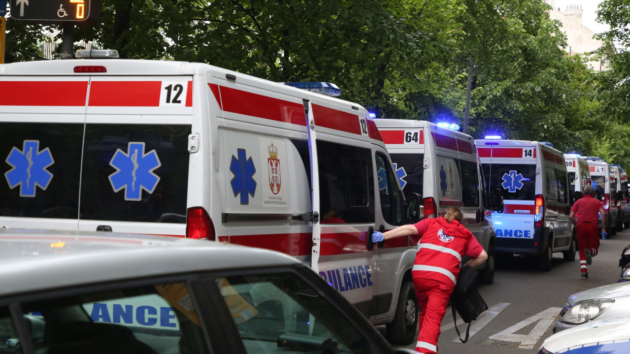 ХАОС У НЕМАЧКОЈ: Више од 25 људи превезено у болницу