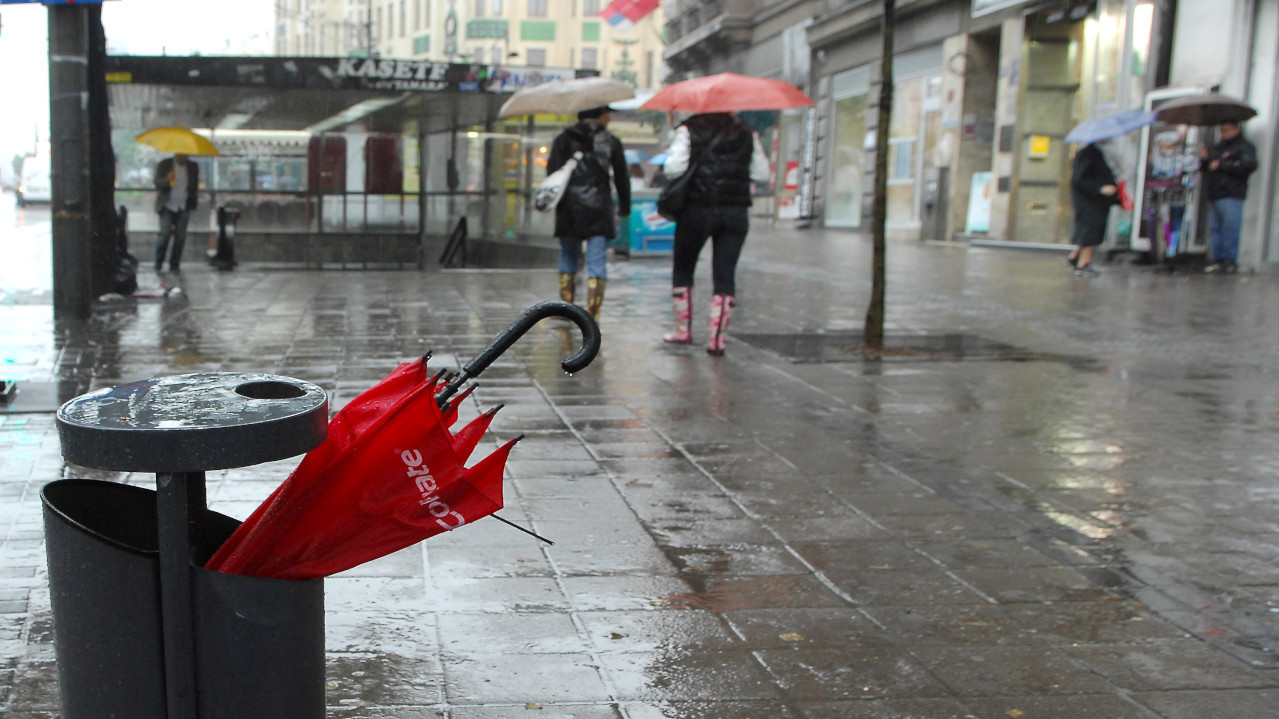 КАО ДА НИЈЕ ЛЕТО: Понесите кишобране - стигле нове падавине