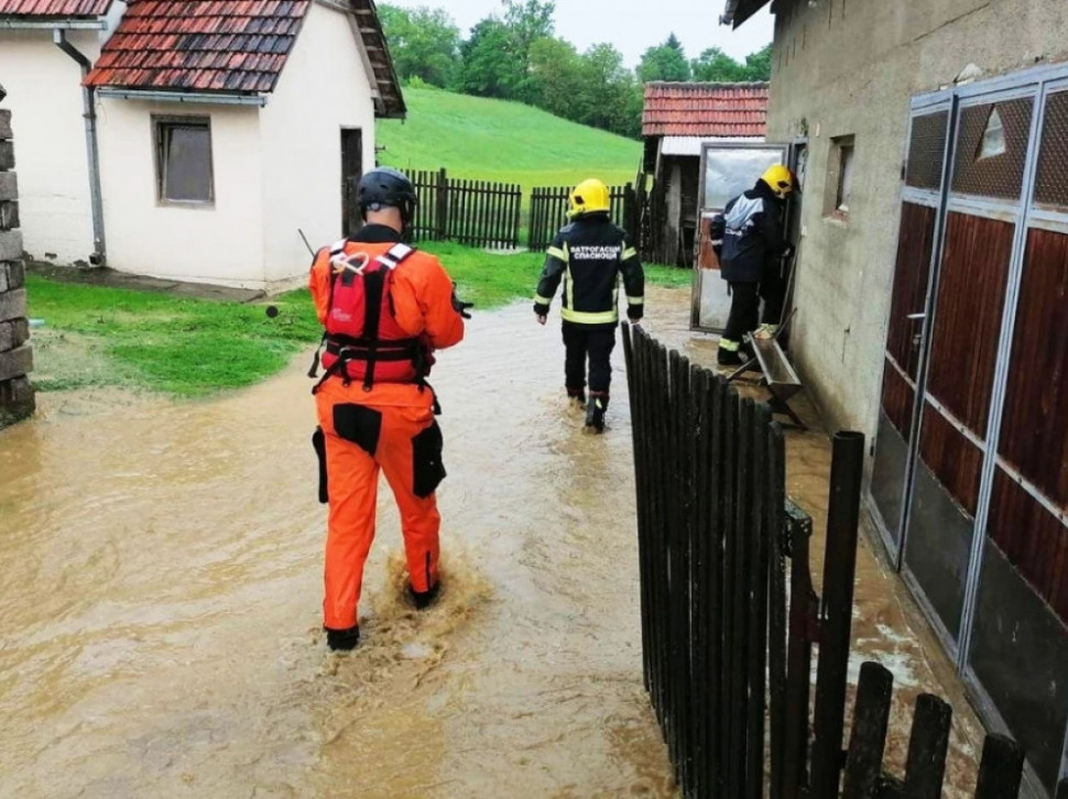 DRAMA U UE: LJudi evakuisani, vanredna situacija u delu grada