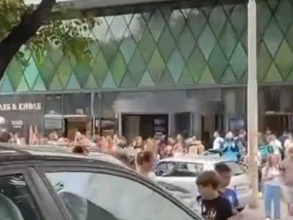 OGLASIO SE MUP Evo što je evakuisan beogradski tržni centar