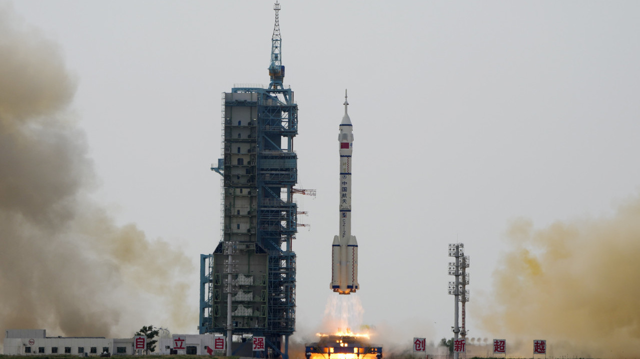 ИСПИСАНА ИСТОРИЈА: Кина послала првог цивила у свемир (ФОТО)