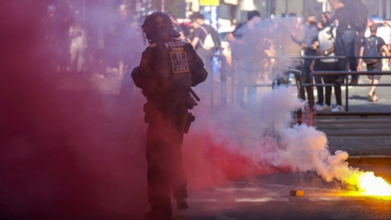 ПРОТЕСТИ У НЕМАЧКОЈ: Повређено 50 полицајаца