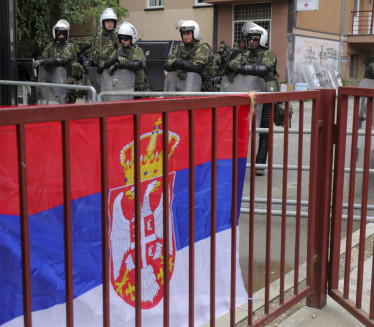 БЕЗ ПРЕСТАНКА: Протест Срба на КиМ и даље траје
