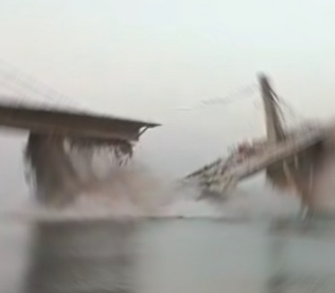 DVA PUTA U DVE GODINE: Ponovo se srušio most u Indiji VIDEO