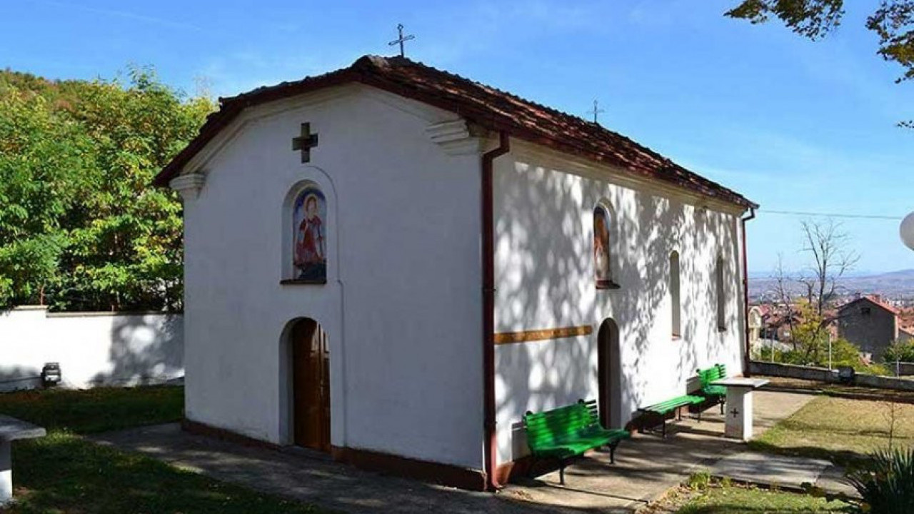 POLOMILA KRST: Oskrnavljena crkva u Preševu
