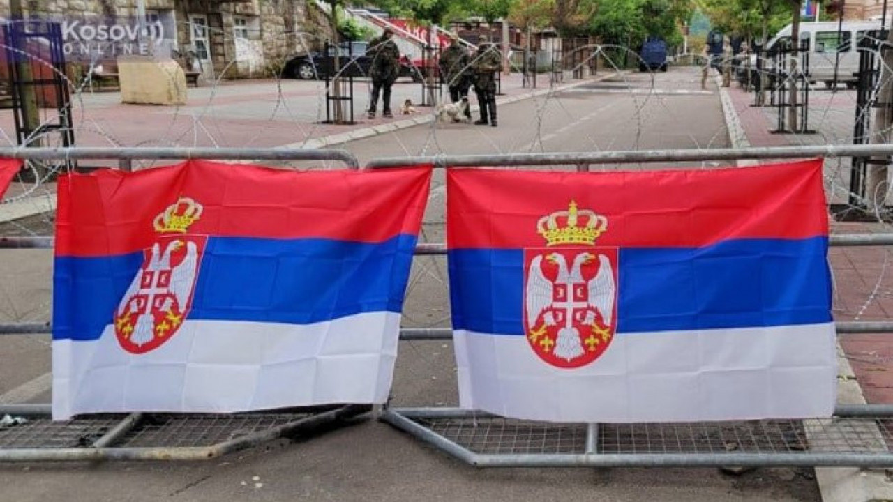 NASTAVLJEN MIRAN PROTEST NA KiM: Srbi u Leposaviću daju krv