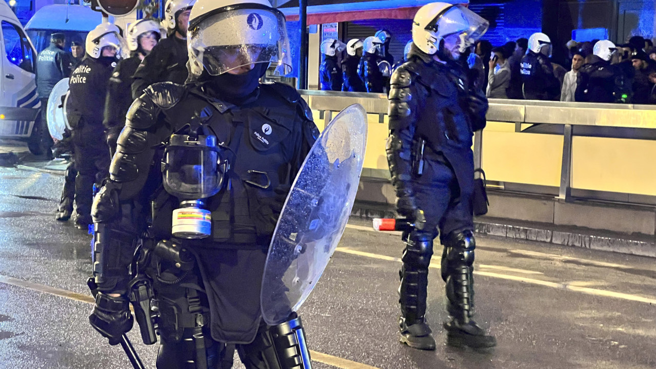 SLEDI OPSADA PARIZA: Mobilisano 15.000 policajaca