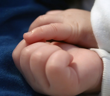 Рођена прва беба из донорске ћелије увезене из Шпаније