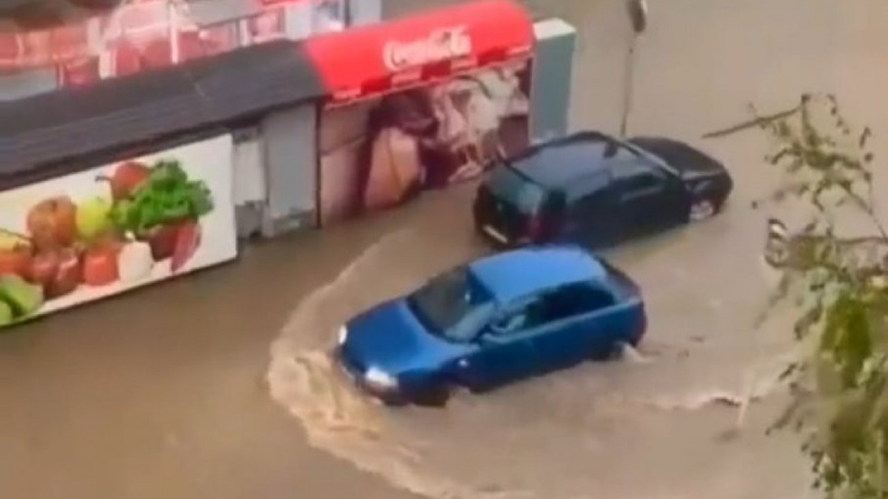 NEVREME U PRIBOJU: Saobraćajnice pod vodom (VIDEO)