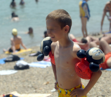 ТРИК ТАТЕ ИЗ СРБИЈЕ: Како је плашљиво дете научио да плива