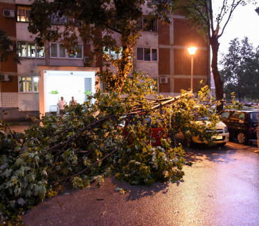 PUNO POSLA ZA VATROGASCE: Preko 200 intervencija zbog oluje