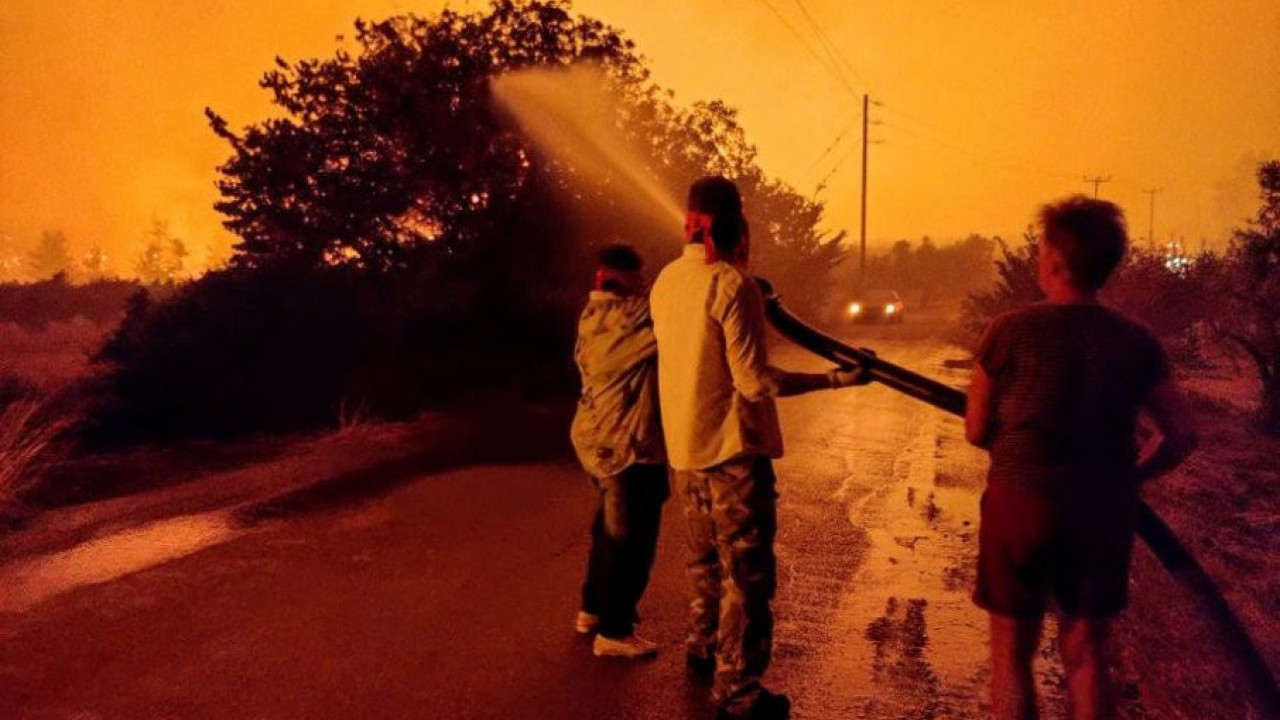 VELIKI POŽAR I NA KRFU: Grčka u plamenu, počela evakuacija