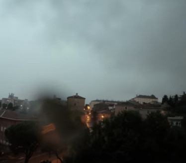 OLUJA U HRVATSKOJ: Na snazi narandžasti meteoalarm (VIDEO)