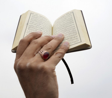 ТЕНЗИЈЕ НА СЕВЕРУ ЕВРОПЕ Спаљени Курани у Данској и Шведској