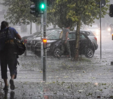STIŽE NEVREME: Kiša već u Bg-u, na udaru i ovi delovi zemlje