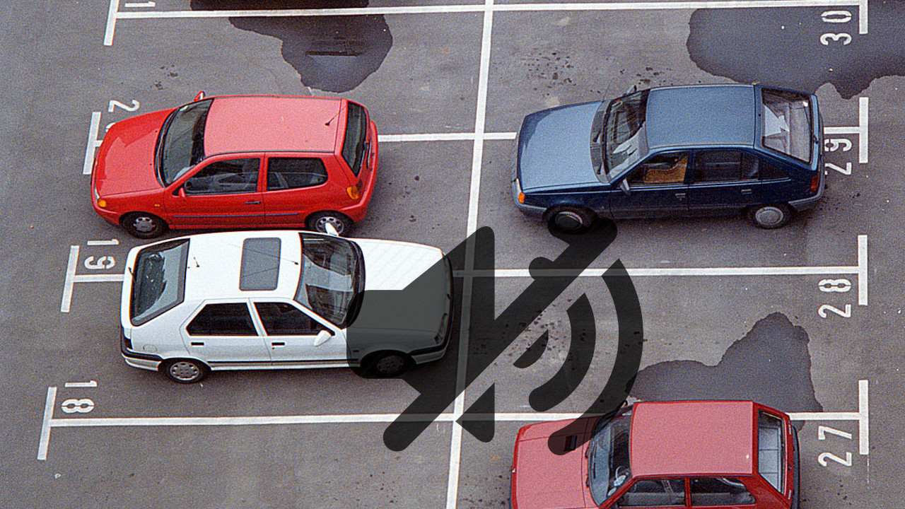 Да ли и ви утишавате музику када се паркирате?