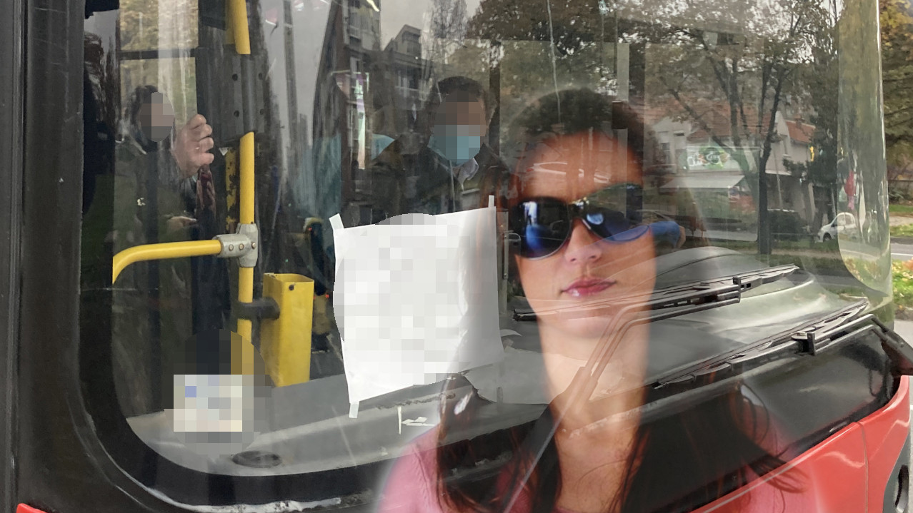 SKANDAL U SRBIJI: Vozač autobusa isterao slepu ženu - 2 puta