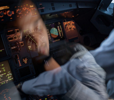 ПИЛОТИ СПАВАЈУ ТОКОМ ЛЕТА: Непознате ствари о вожњи авионом